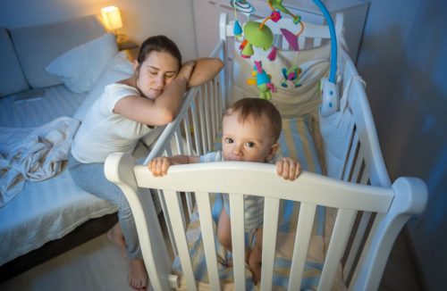 Mães de recém-nascidos envelhecem mais rápido por causa das noite sem dormir - Jornal da Franca