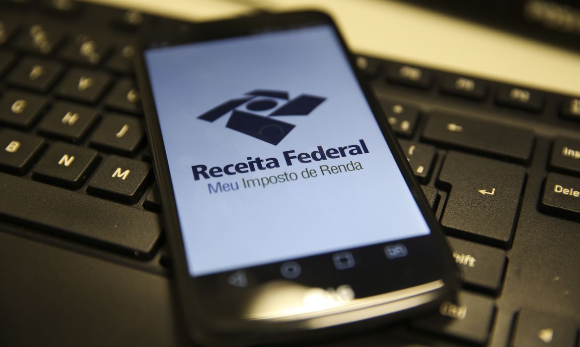 Quer “morder” o Leão? Consulta à restituição do Imposto de Renda já está disponível