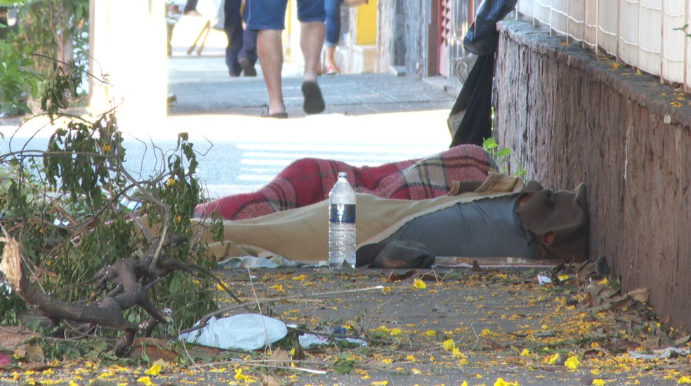 Moradores de rua em Franca começam a ser atendidos pelo Programa Dignidade