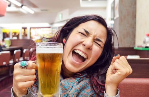 Beber qualquer quantidade de álcool causa danos ao cérebro, aponta estudo - Jornal da Franca