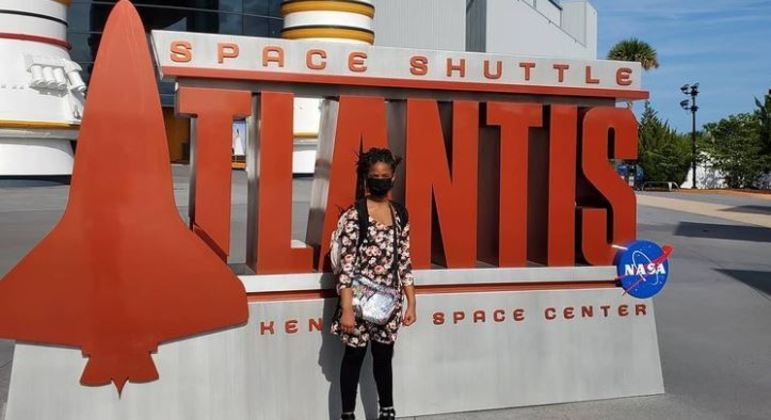 Menina de 12 anos termina ensino médio e começa faculdade para atuar na Nasa