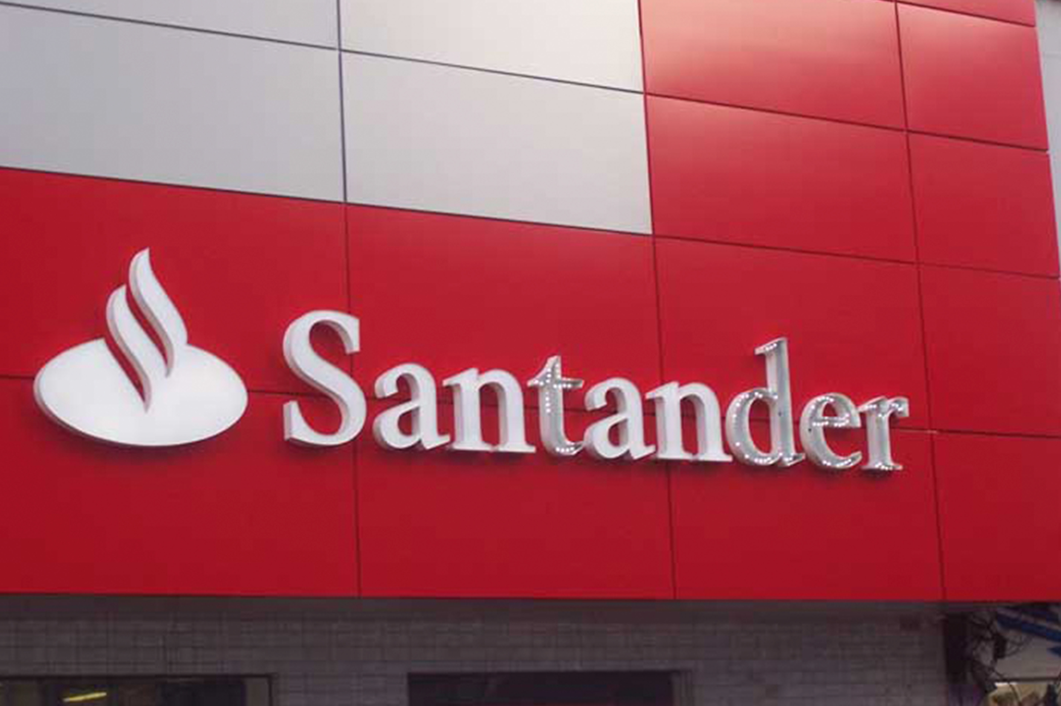 Santander tem 1000 vagas de estágio para todo Brasil, com carga de 4 horas por dia