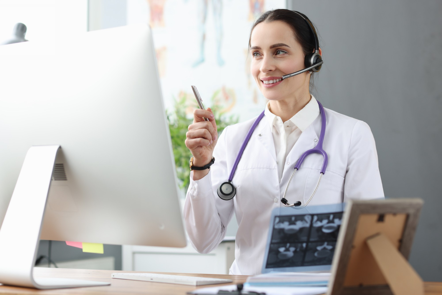 Hapvida abre seleção para médicos na área de telemedicina, com mais de 50 vagas