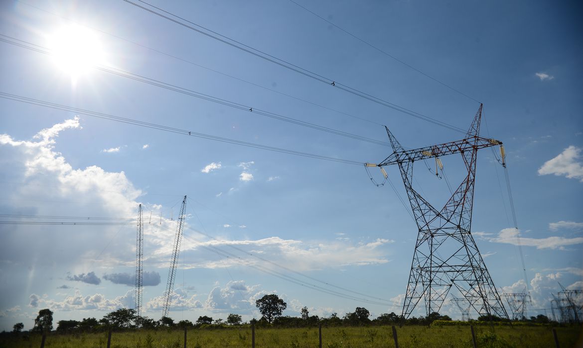 Temperatura alta faz consumo de energia no Brasil bater recorde