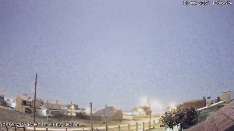 Quando a noite vira dia pelo brilho de meteoro. Veja o registro no Rio Grande do Sul