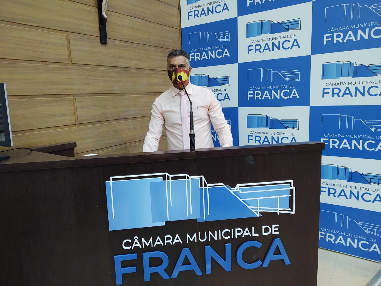 Líder de Alexandre, Ilton Ferreira também diz que votaria contra projeto de compra de passes