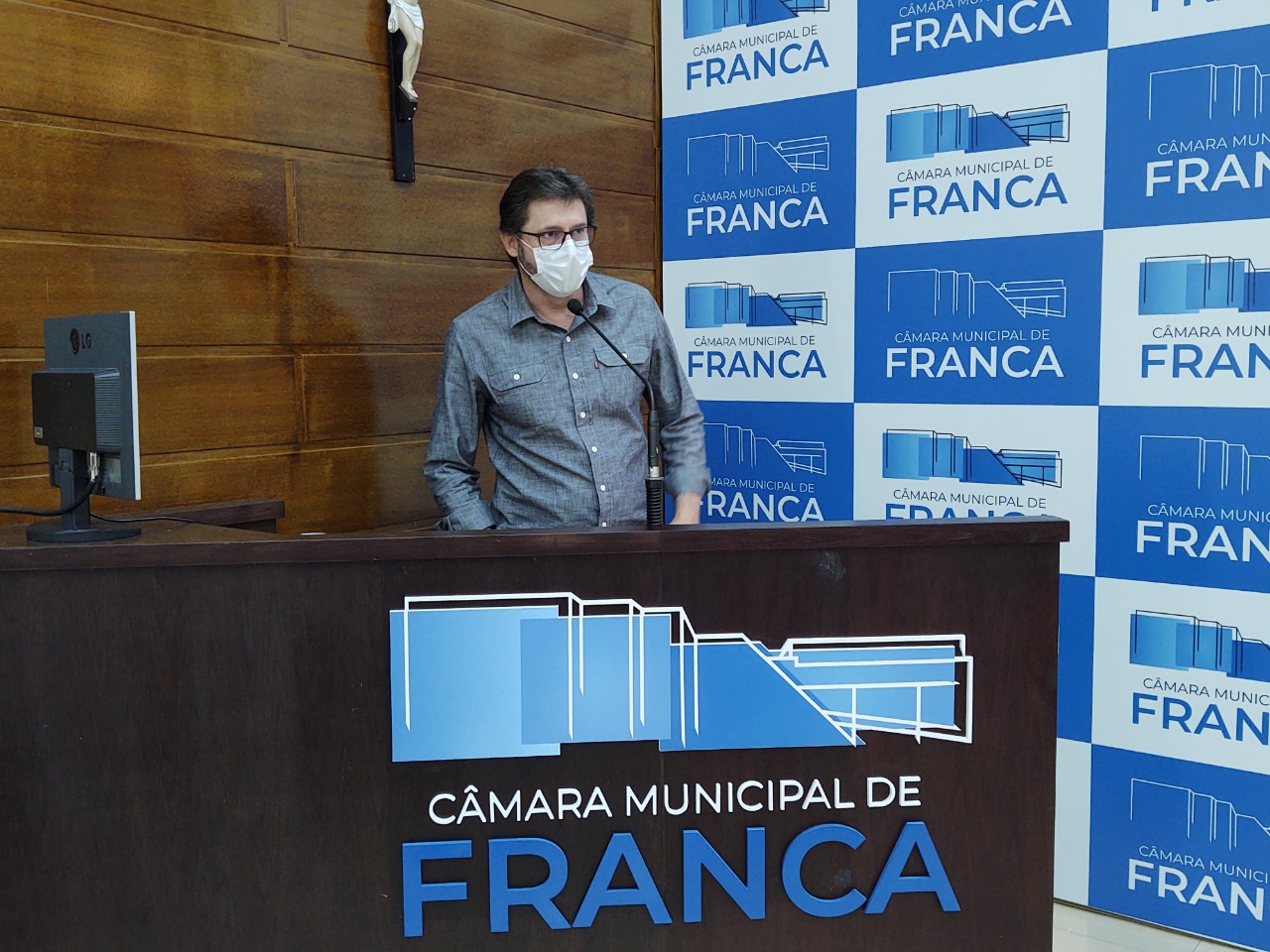 Presidente do ‘Allan Kardec’ destaca na Câmara importância da parceria com município
