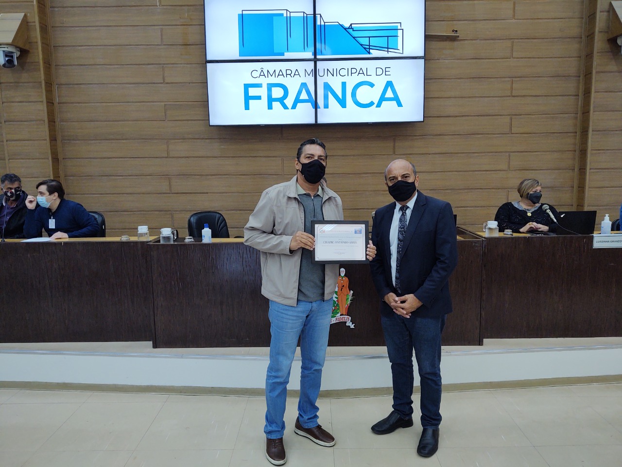 Câmara de Franca homenageia Chafic Assis, empresário que combatia o vício