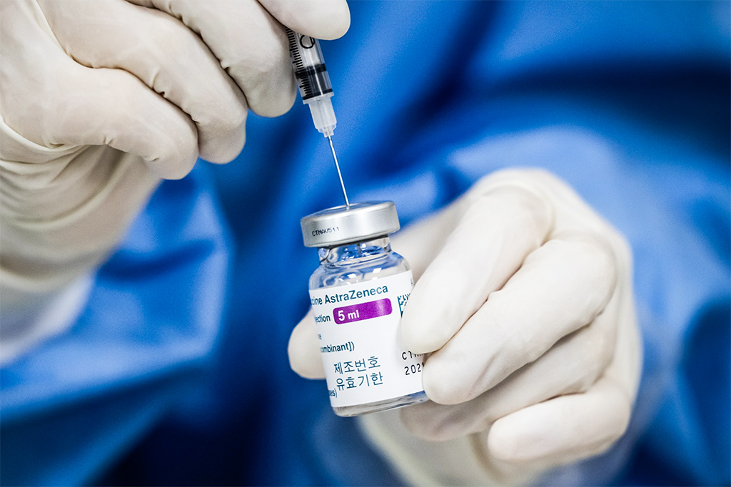 Em Franca, 2ª dose da AztraZeneca é aplicada em todos os públicos nesta segunda, 28