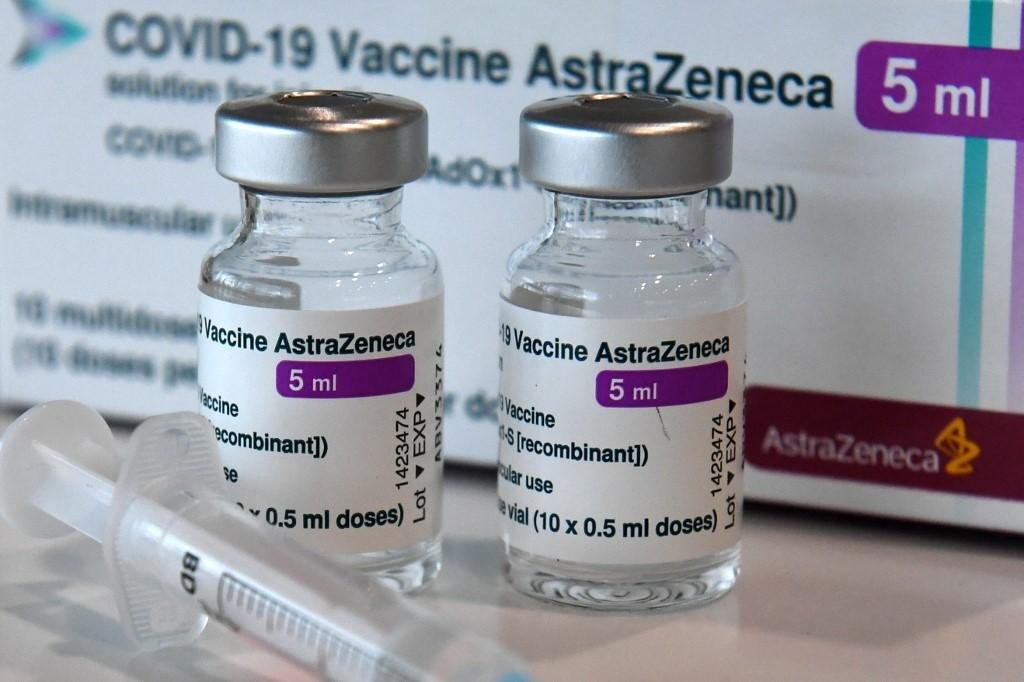 Estudo aponta que 3ª dose de vacina da AstraZeneca produz forte resposta imune