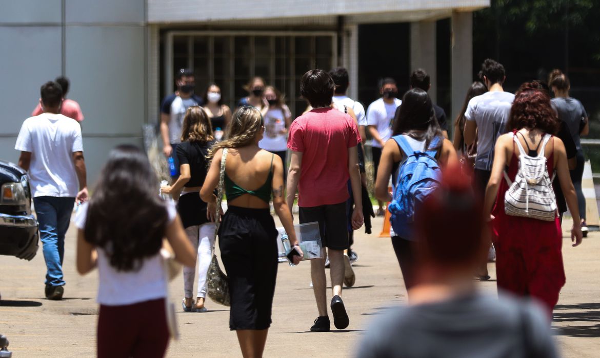 Aumenta a quantidade de pais que querem o retorno dos estudantes para as escolas