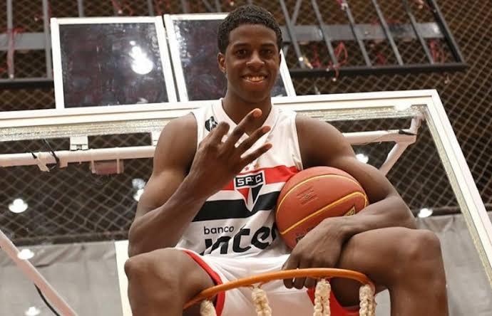 Lucas Mariano e Georginho estão de malas prontas para Franca; Tricolor anuncia saída