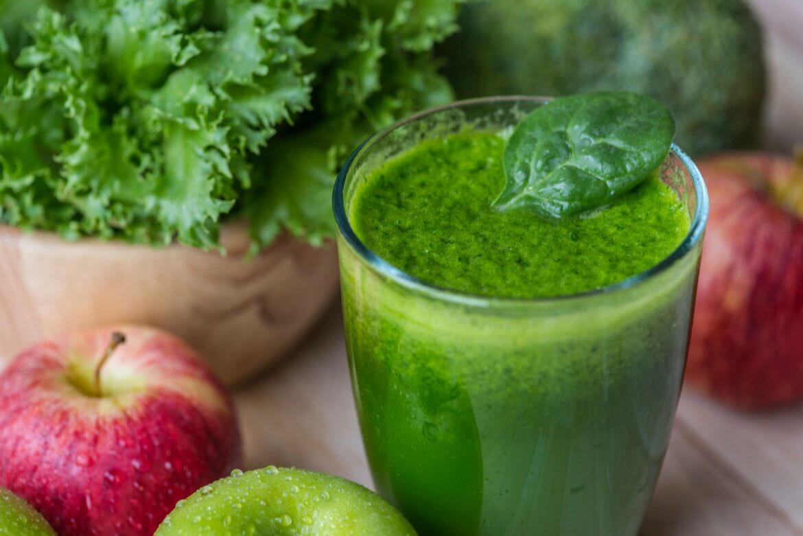 Comeu ou bebeu demais? Faça um suco que te ajuda a desintoxicar o fígado!