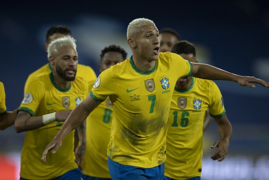 Brasil pega o Peru nesta 2ª, para saber se vai à final contra Argentina ou Colômbia