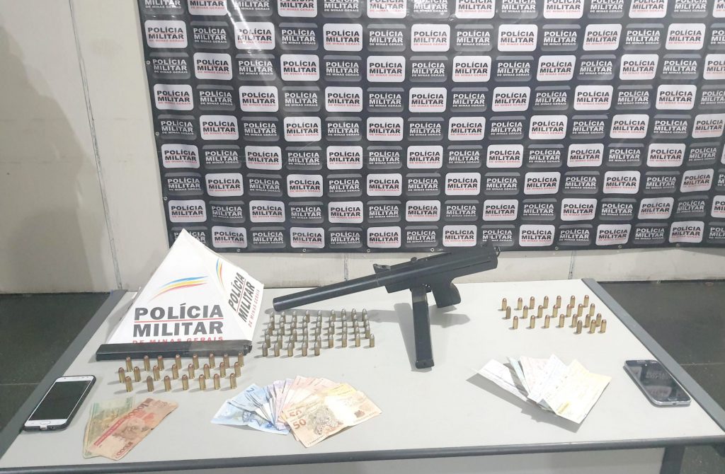 Polícia Militar intercepta submetralhadora (caseira) que seria entregue em Passos