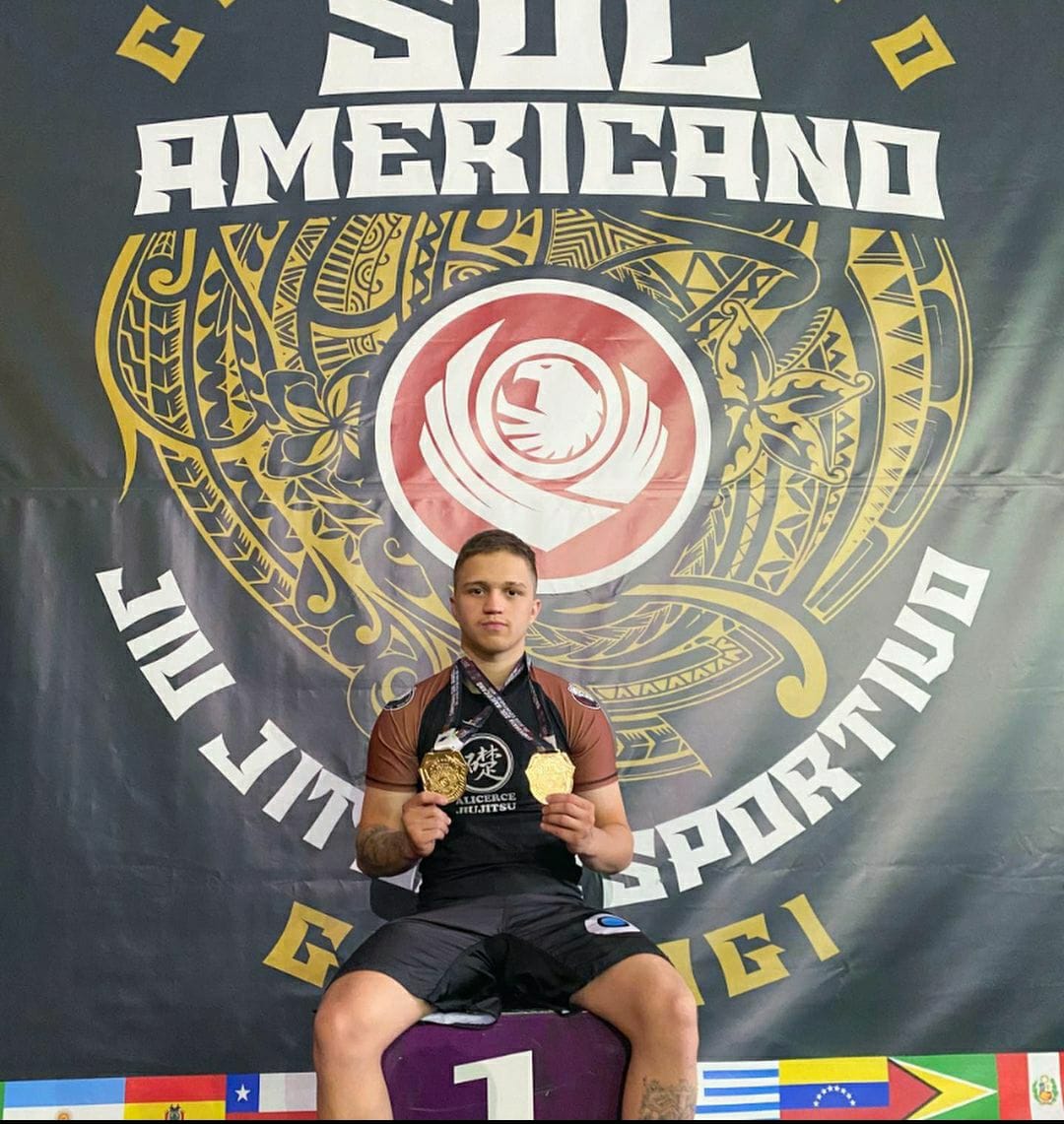 Lutador francano fatura, aos 20 anos, o tricampeonato sul-americano de jiu-jitsu