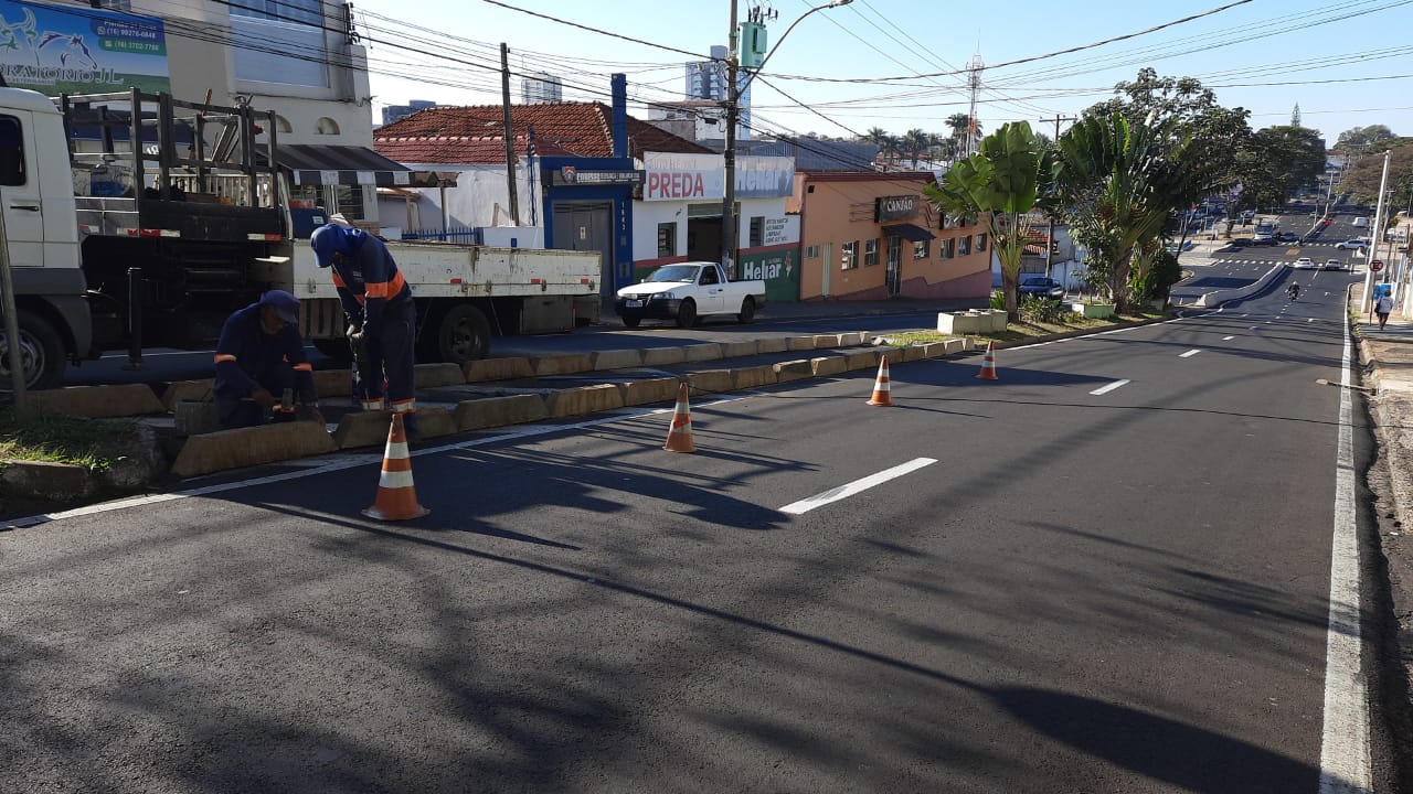 Avenida Champagnat: Prefeitura fecha outro acesso e cria novo problema no trânsito
