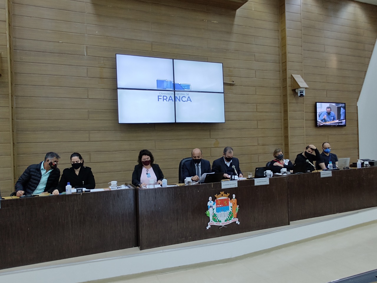 Conforme esperado, Câmara derruba veto de Alexandre Ferreira a tratamento pós-covid