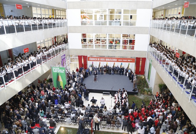Campanha de Sesi e Senai para arrecadar agasalhos é prorrogada até dia 15 de agosto