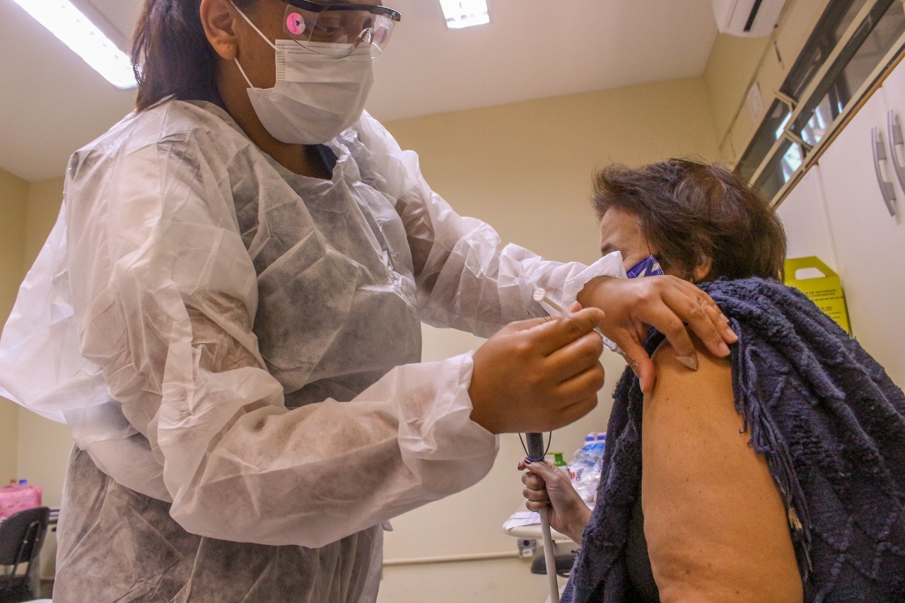 Governo anuncia que vacinas distribuídas a estados somam 165 milhões de doses