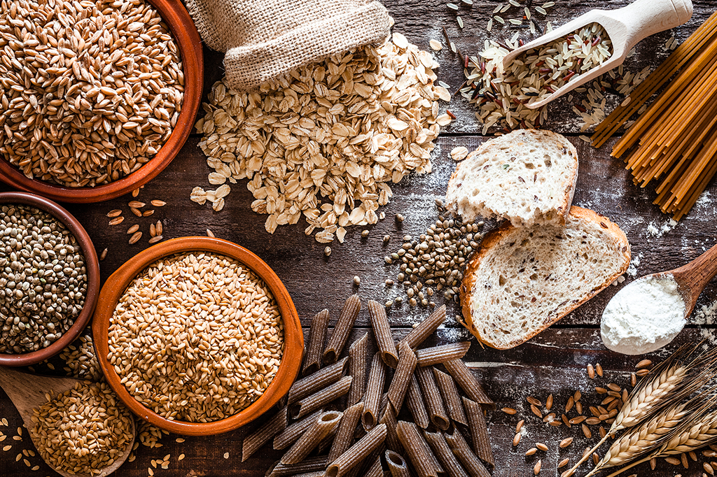 Comer alimentos integrais ajuda a controlar o peso e a pressão sanguínea, diz estudo