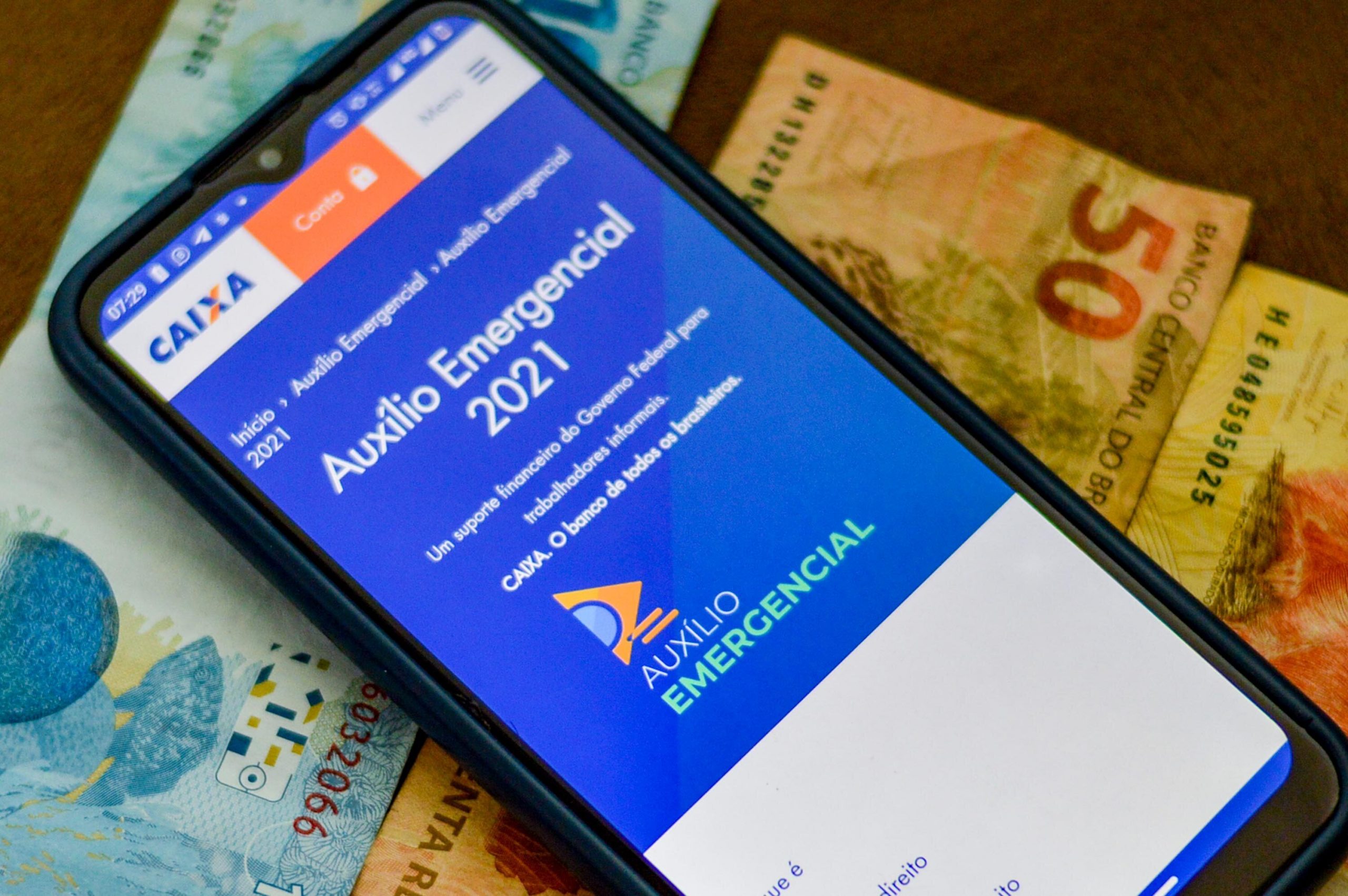 Pagamento da 4ª parcela do auxílio emergencial começa neste sábado; veja datas!