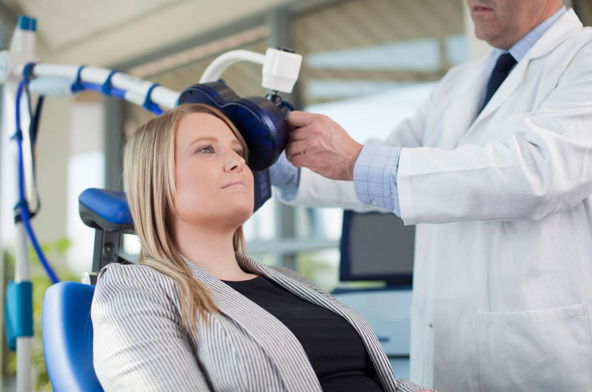 Hospital das Clínicas busca voluntários para tratamento inédito contra depressão