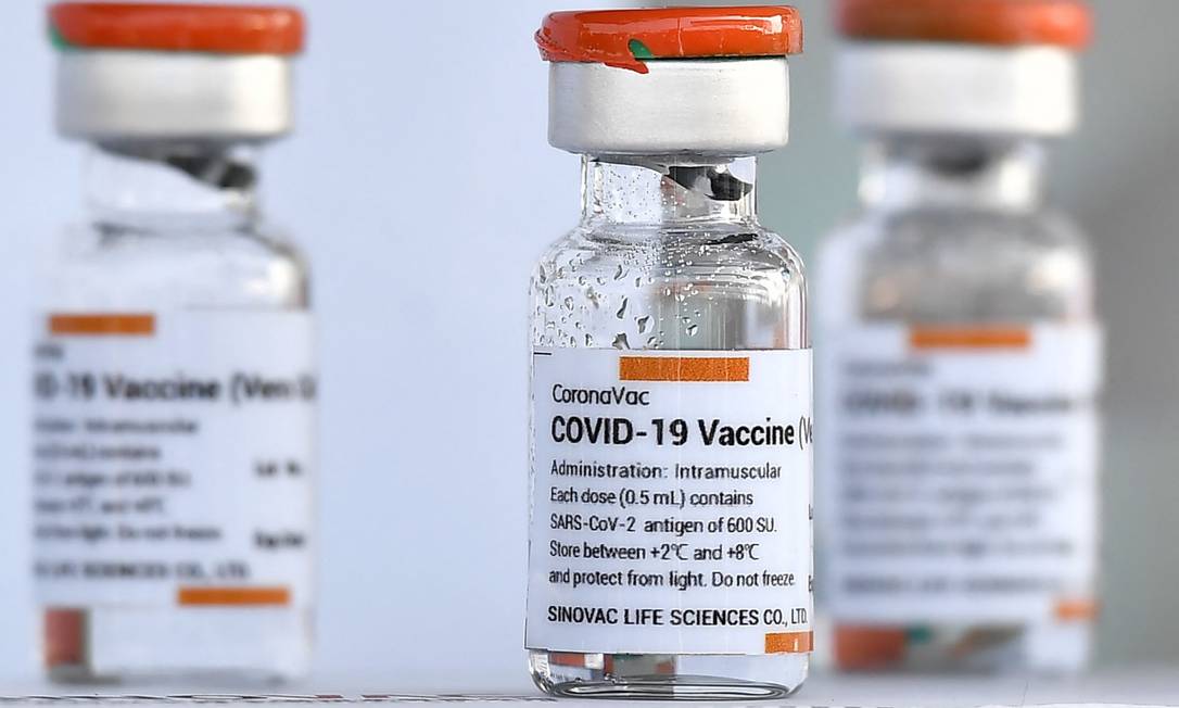 Franca segue aplicando 2ª dose de AztraZeneca e Coronavac em todos os públicos