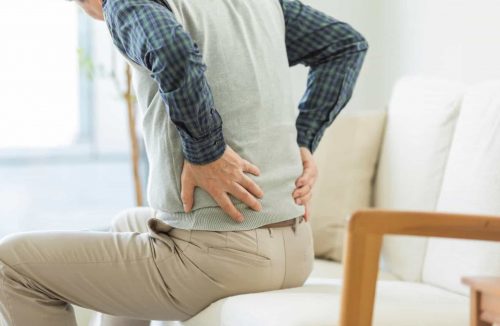 Postura errada ao trabalhar em casa pode causar dores crônicas – previna-se! - Jornal da Franca