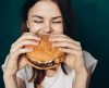 Não consegue parar de comer ‘junk food’? A ciência descobriu o porquê! - Jornal da Franca
