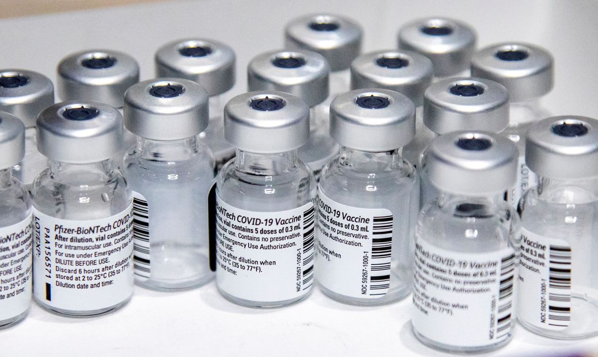 Franca recebe 17 mil doses de vacina, mas horário de chegada atrapalha calendário