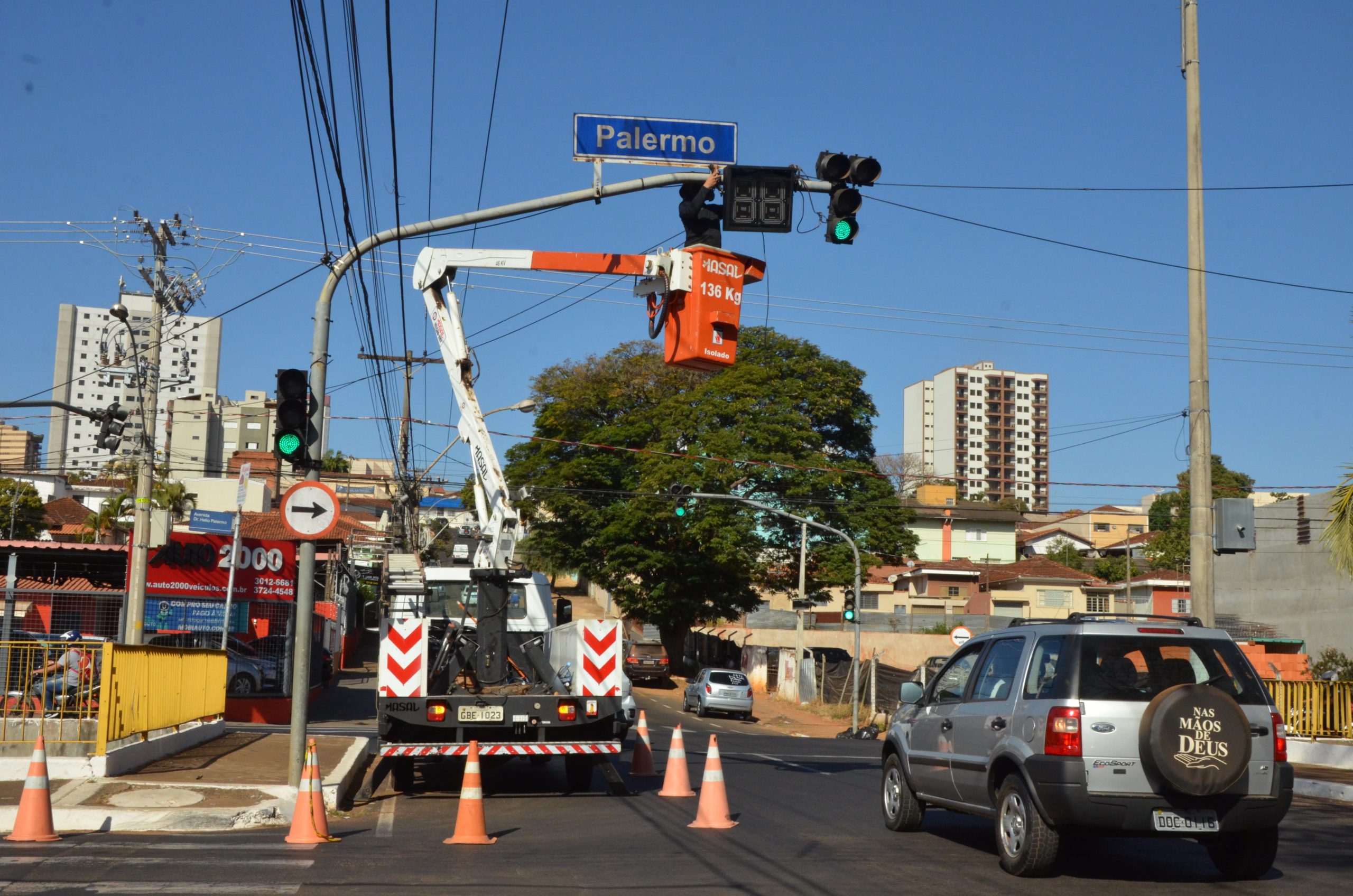 Franca instala novos semáforos com contadores numéricos regressivos – veja locais!