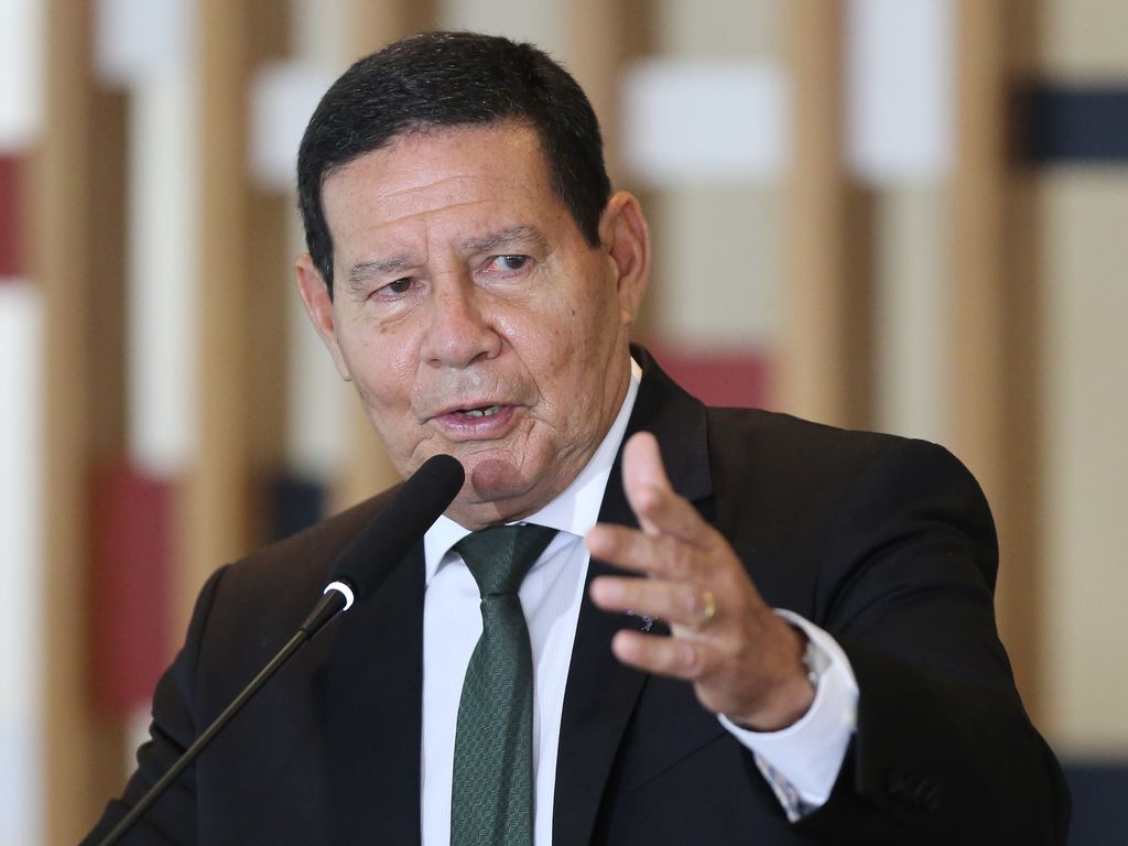 Mourão crítica o TSE por voto impresso e diz que “foram ultrapassados os limites”