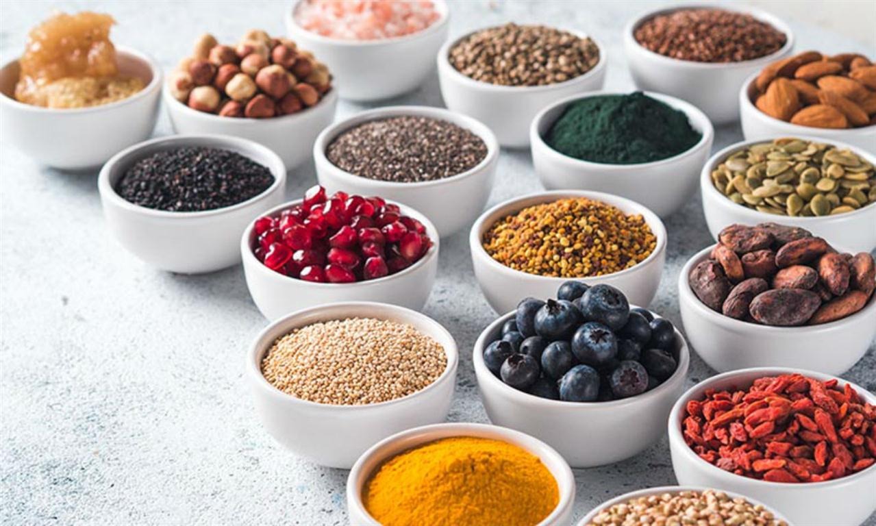 Você conhece os superalimentos? Saiba quais são eles e os perigos que podem oferecer