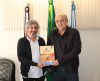Câmara de Rifaina aprova e prefeito Hugo recebe o Plano Diretor de Turismo revisado - Jornal da Franca