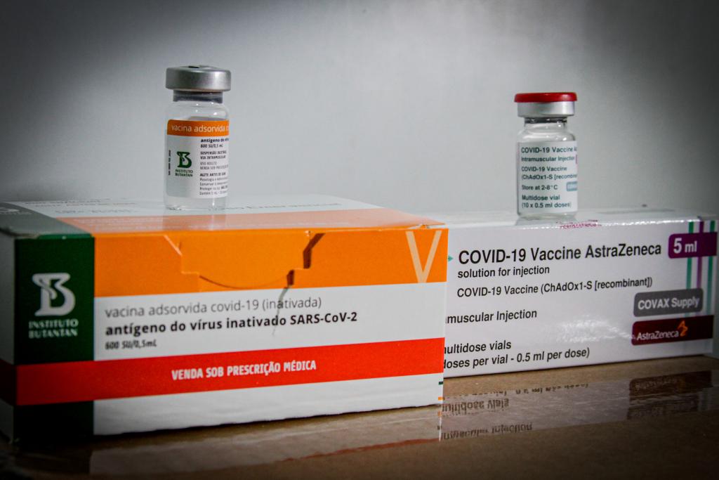 AztraZeneca e Coronavac: confira horários e locais de aplicação em Franca nesta 4ª
