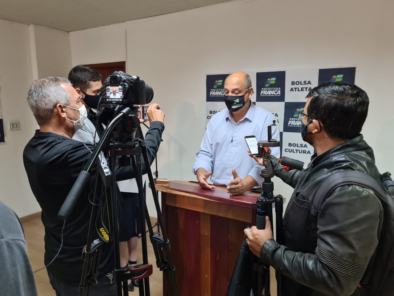 Carro velho não serve: Alexandre abre licitação para comprar carro 0 KM no Gabinete
