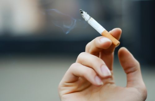 Ver post sobre tabaco nas redes sociais dobra chance da pessoa fumar, diz estudo - Jornal da Franca