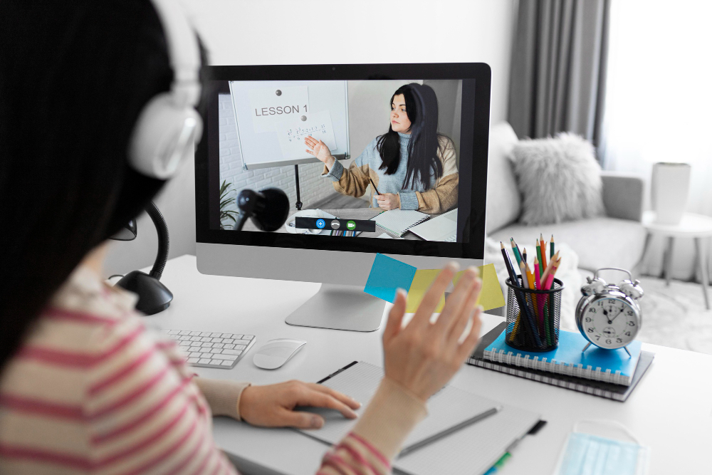 ESPM oferece cursos online gratuitos na área de TI; lives começam nesta segunda (30)