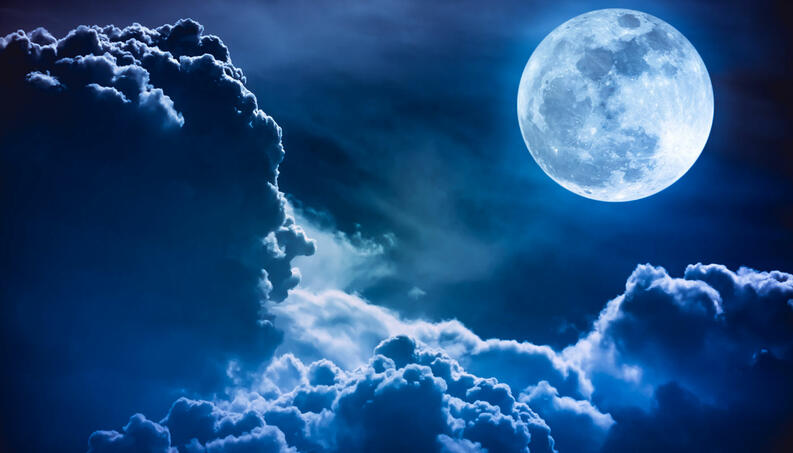 Neste mês de agosto tem a “Lua Azul” nos céus de Franca, além de chuvas de estrelas