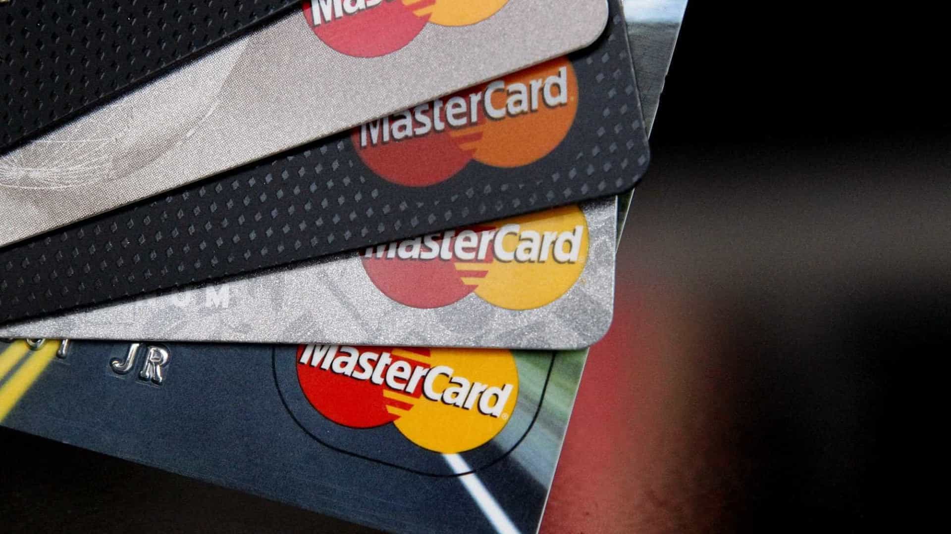 Tem cartão Mastercard? Veja se o seu vai fazer parte desta mudança anunciada