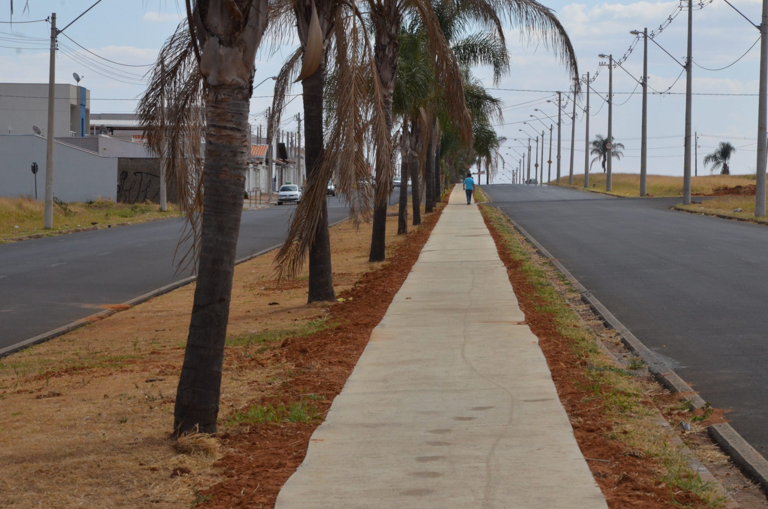 Em Franca, bairro Vilaggio Mundo Novo recebe ampla pista de caminhada