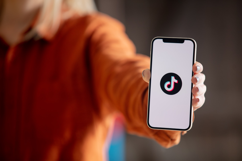 TikTok: entenda porque o algoritmo do app é viciante e supera 3 bilhões de downloads