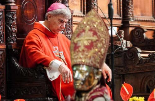 Sangue derrete e milagre de San Gennaro se repete neste domingo, em Nápoles, Itália - Jornal da Franca