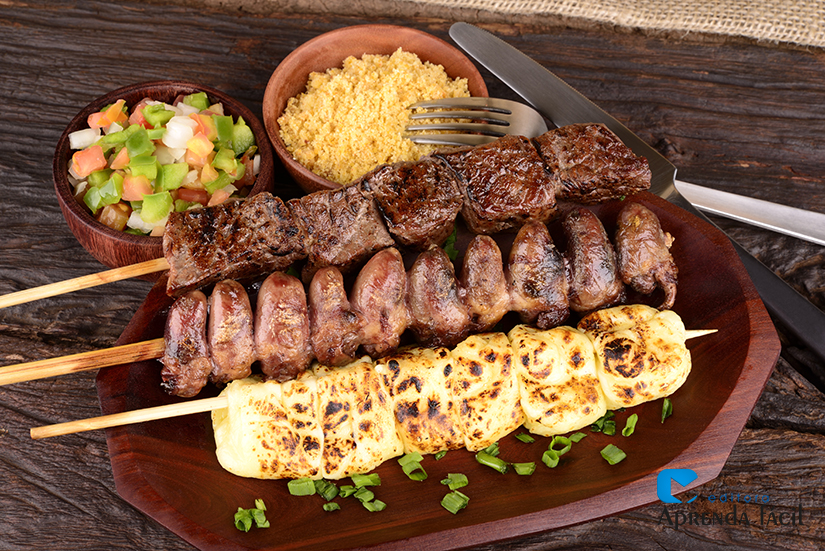 Neste clima mais frio, um churrasco cai muitíssimo bem. Mas cuidado com a fumaça