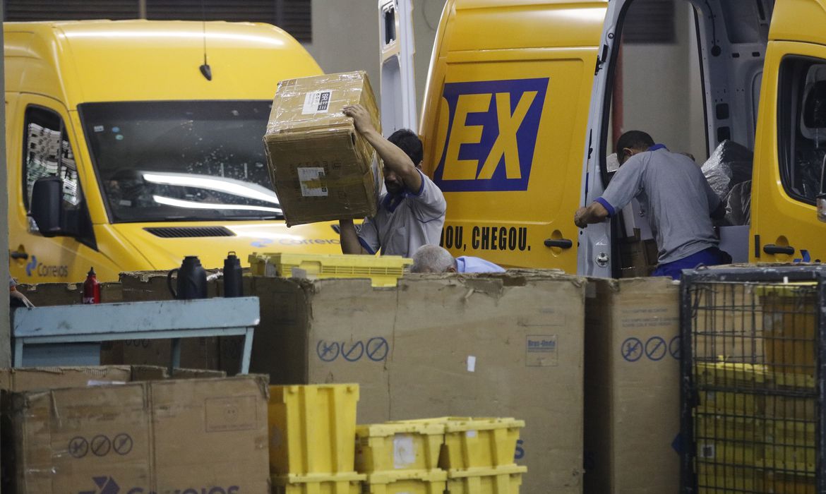 Correios anunciam leilão de mais de 61 mil objetos: lotes vão de R$ 1,3 a R$ 85 mil