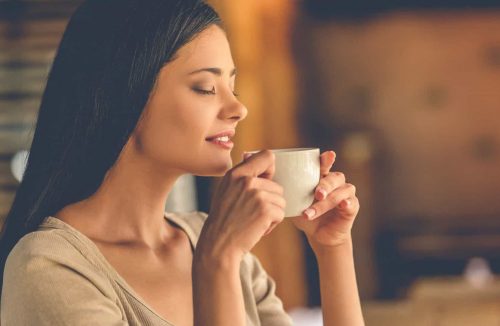 Beber até 3 xícaras de café por dia reduziria o risco de doenças cardiovasculares - Jornal da Franca