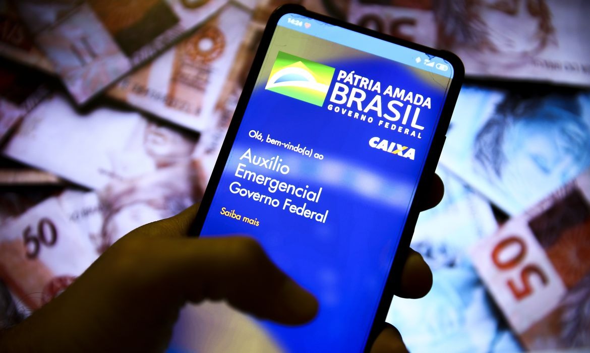 Informais e CadÚnico nascidos em fevereiro e março têm direito a receber auxílio