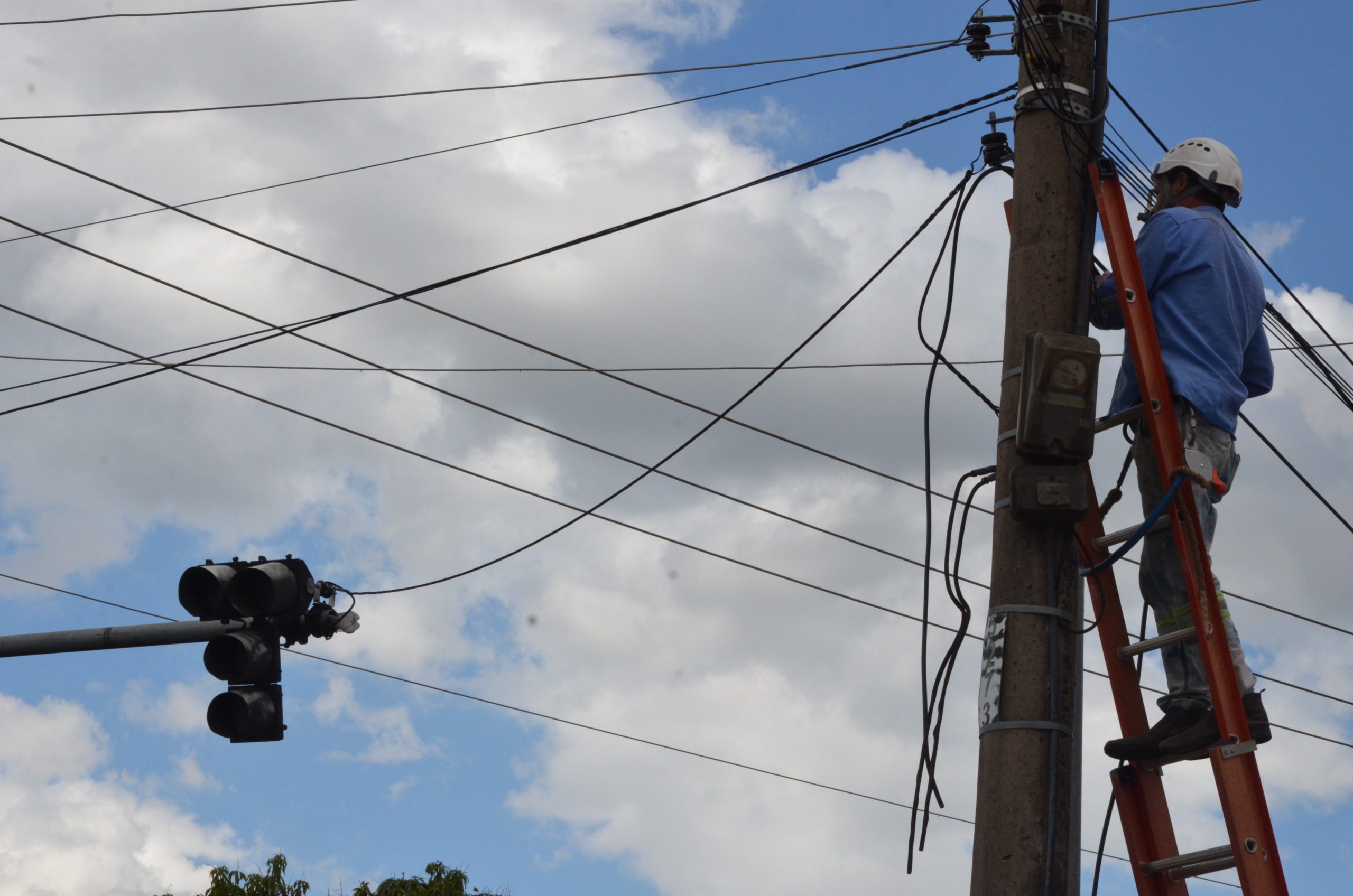 Roubos de fiação elétrica continuam tirando o sossego e causando prejuízos em Franca
