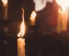 Até acender velas ficou mais caro: religiosos estão fazendo troca por chama virtual - Jornal da Franca